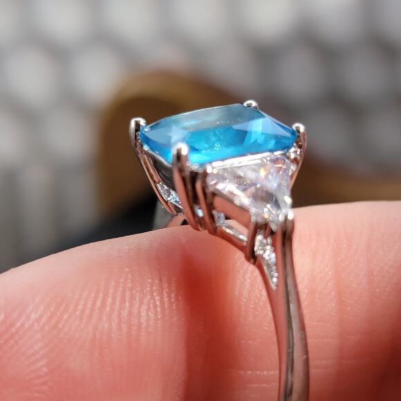 Rhodium Plated Simulated Blue Topaz Ring - Size 9.5 - Tri-Stone Elegance - Picture 12 of 12